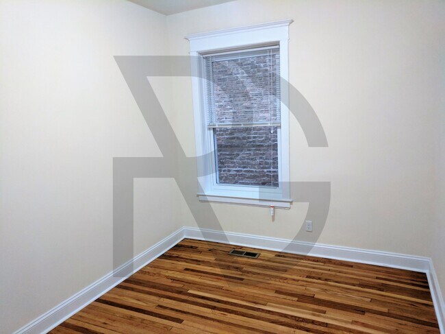 Building Photo - 3211 W Pierce Ave
