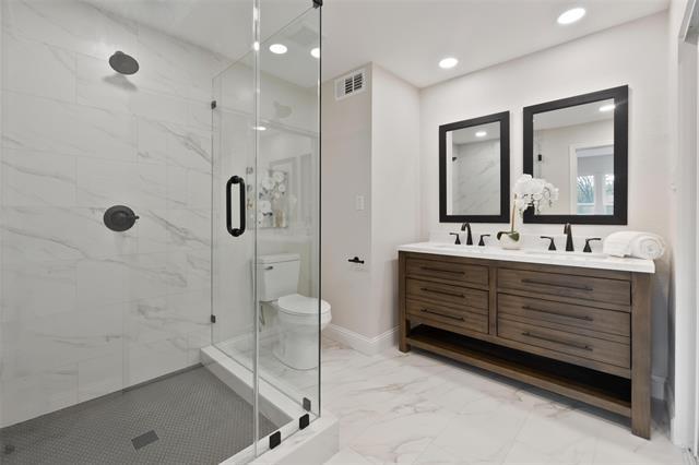 Foto del edificio - 4816 W Mockingbird Ln