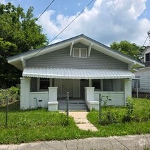 Building Photo - 221 68th Pl N