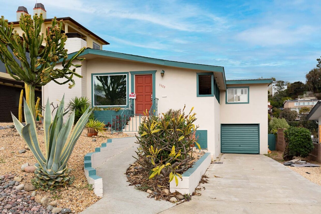 Primary Photo - 2 Bed, 1.5 Bath - Single Family Home in Oc...