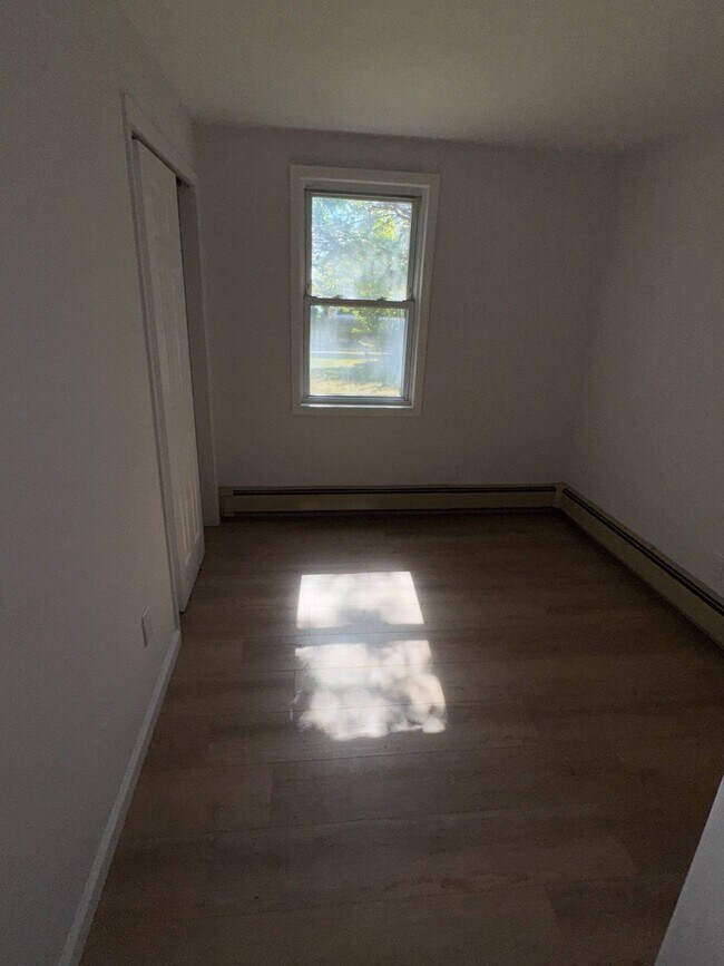 Foto del edificio - 80 Cedarhurst Ave