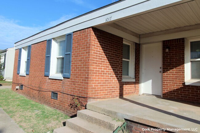 Photo - 1017 E Edwards St House