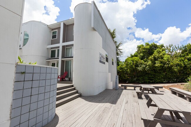 Foto del edificio - 815 W Pensacola St