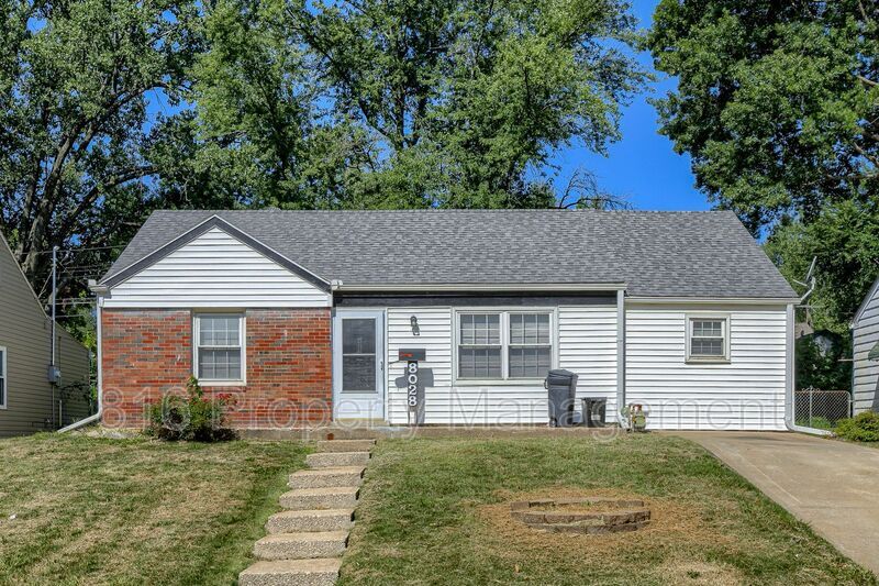 Foto principal - 8028 Wabash Ave