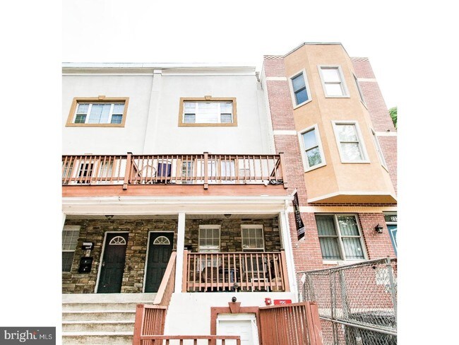 Building Photo - 2329 N Park Ave