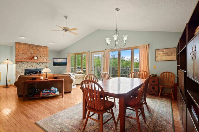 Foto del edificio - 121 W Blueberry Ln