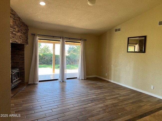 Building Photo - 7 Javelina Ct