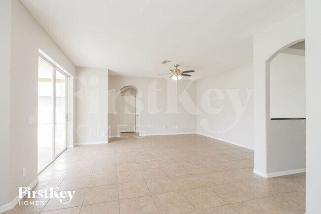 Foto del edificio - 18325 Cypress Haven Dr