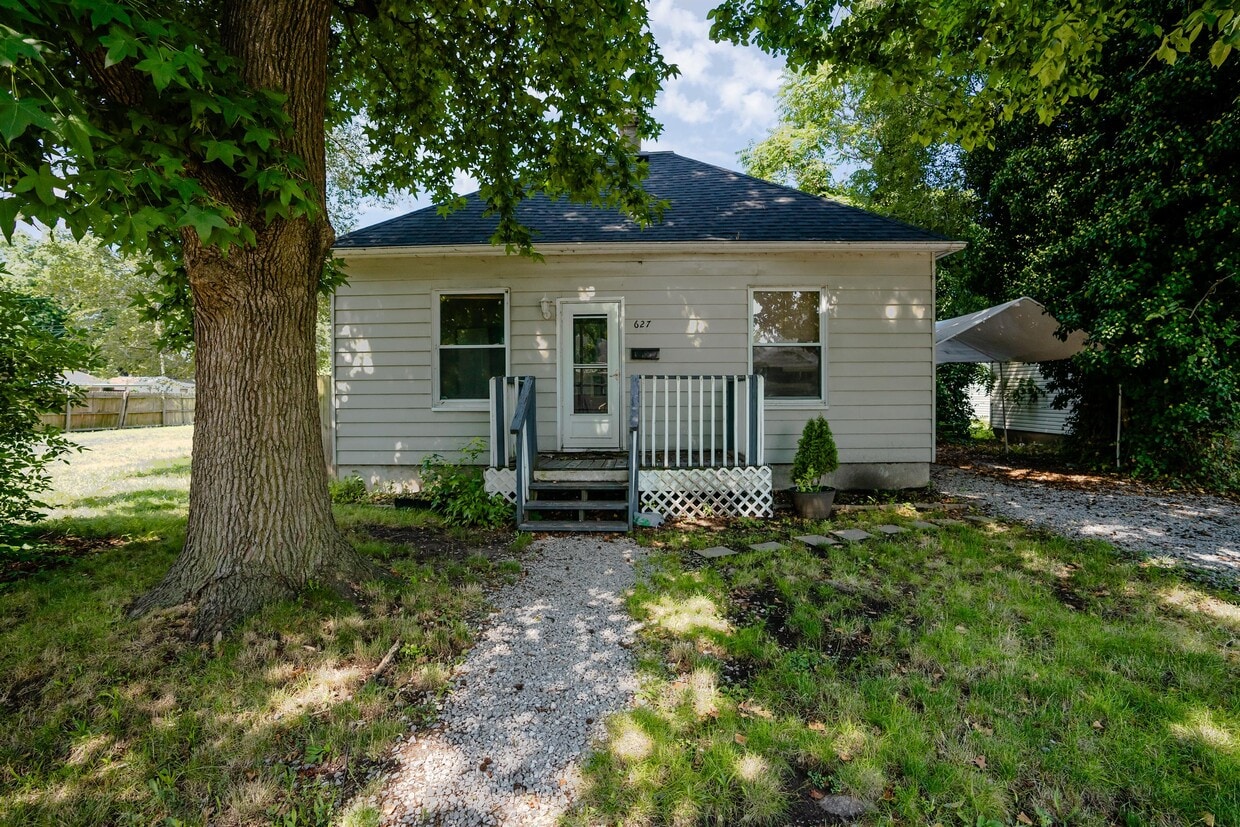 Photo - 627 Monroe St (East Alton, IL)