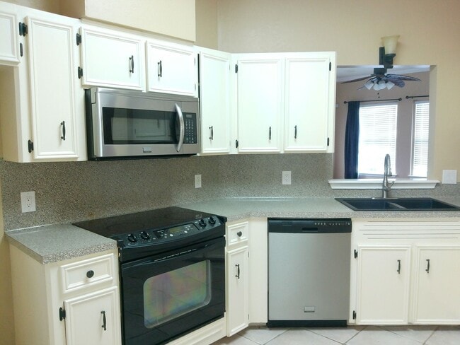 Building Photo - 3309 Sterling Dr