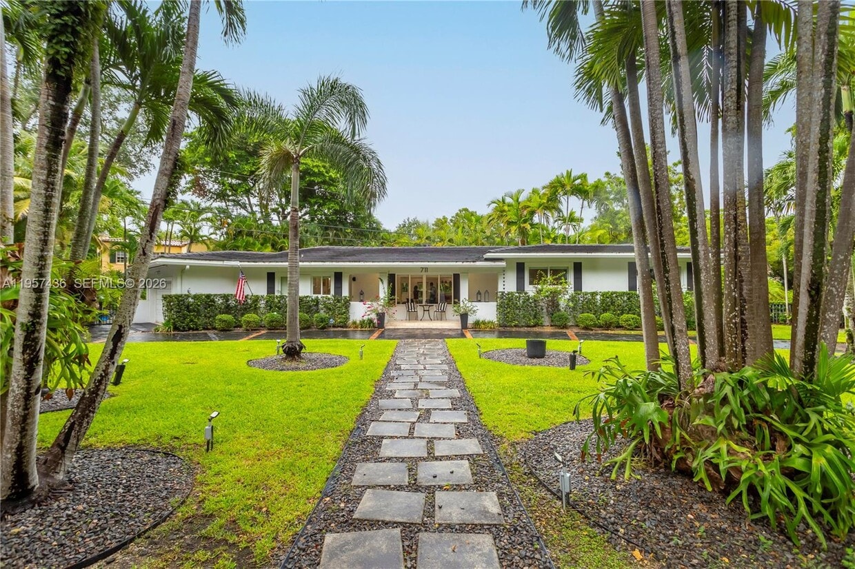 Foto del edificio - 711 Sunset Rd