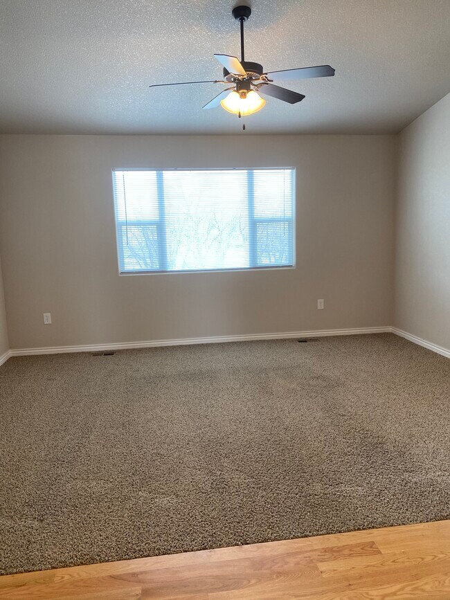 Building Photo - 3610 Woodhaven Dr