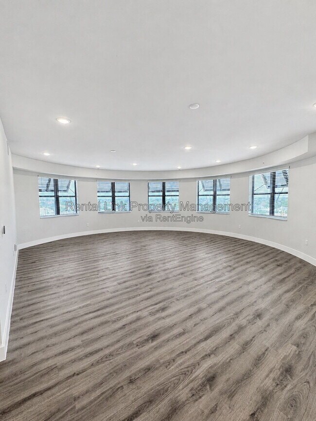 Building Photo - 414 Cape Coral Pkwy E