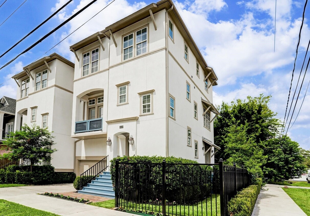 Primary Photo - 1539 Beall St