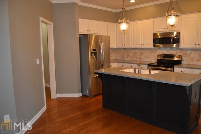 Building Photo - 2548 Oakwood Trce