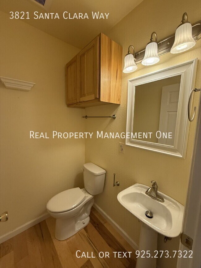 Foto del edificio - 3821 Santa Clara Way