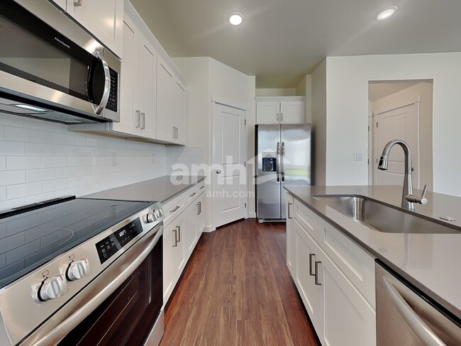 Foto del edificio - 1528 N Garnet Creek Ave