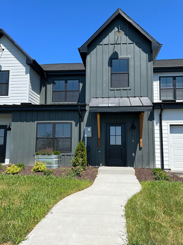 Foto principal - 6 Pasture Dr