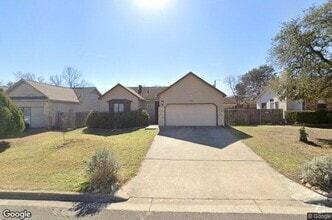 Building Photo - 16401 Knottingham Dr