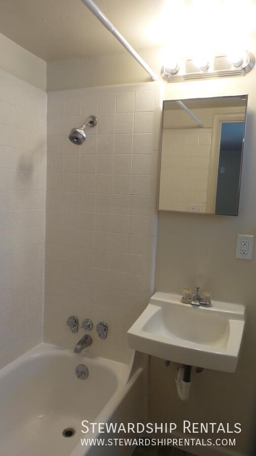 Building Photo - 1831 Kincaid St