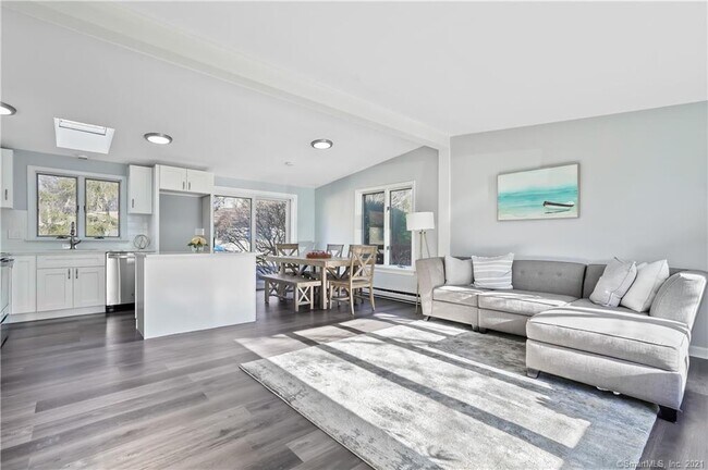 Foto del edificio - 24 Oakview Cir