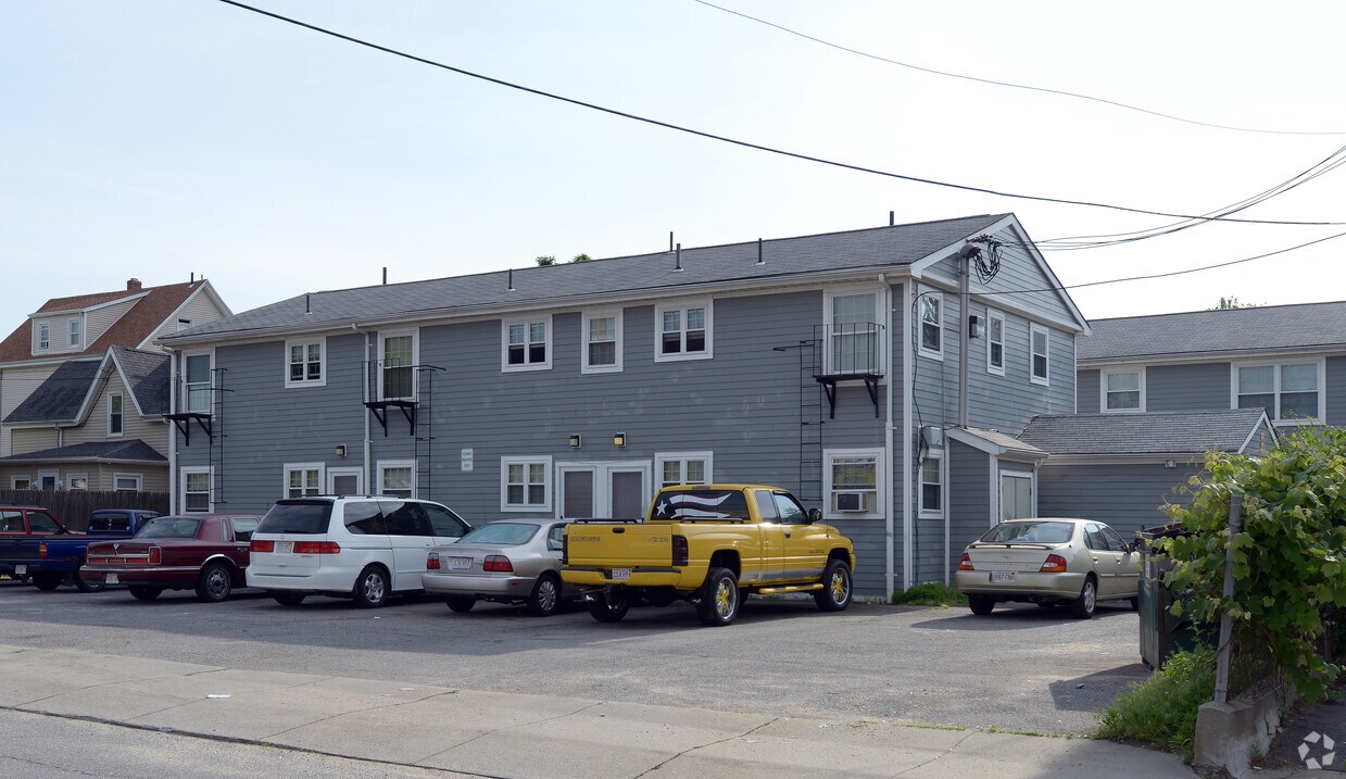 Building Photo - 353 Sawyer St