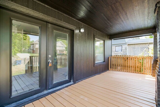 Foto del edificio - Charming 5-Bedroom Home in Kansas City wit...