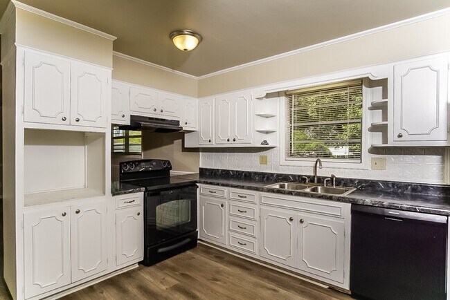 Foto del edificio - Spacious 3 Bedroom Home in Decatur, AL!