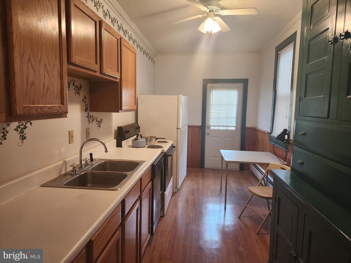 836 E Centre St, Mahanoy City, PA 17948 Townhome Rentals in Mahanoy