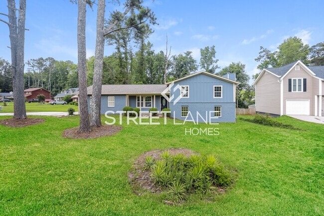 Building Photo - REDUCED! - NOW OFFERING FIRST FULL MONTH F...