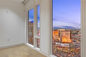 Building Photo - 3750 S Las Vegas Blvd