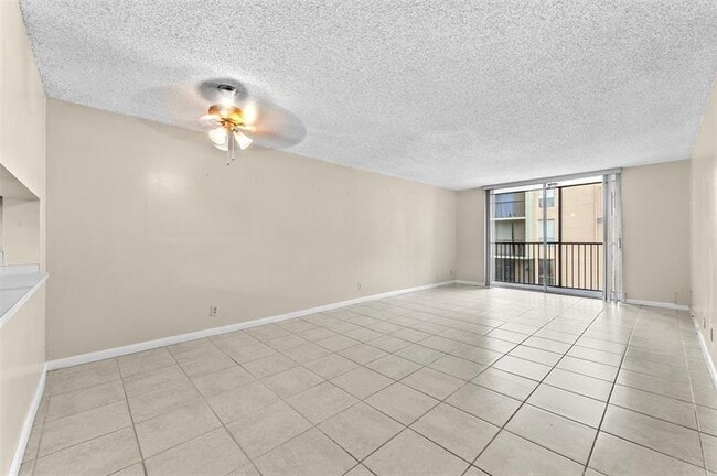 Building Photo - 7173 Orange Dr