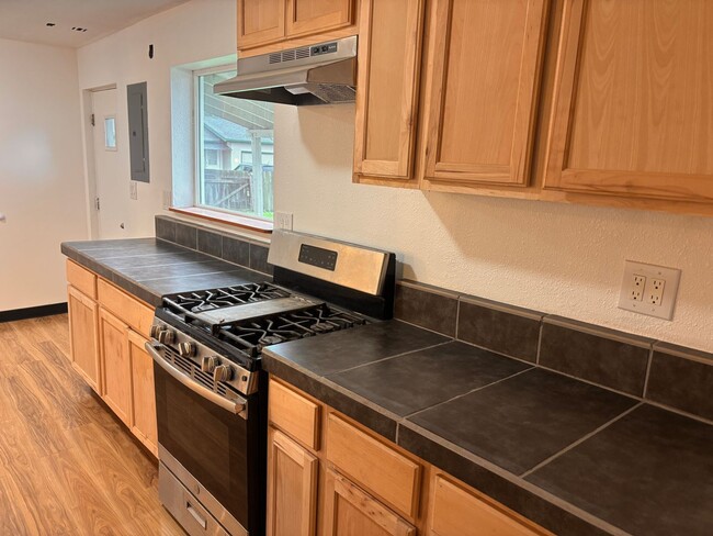 Building Photo - Charming 3-Bedroom Home in Anchorage