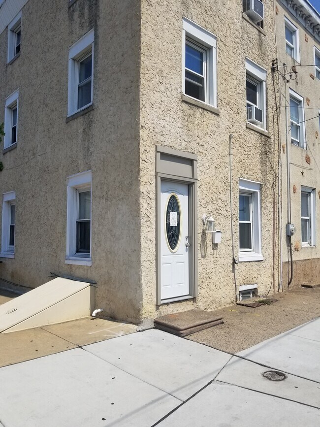 Building Photo - 2300 Aramingo Ave