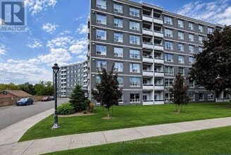 Building Photo - 145 Liberty St S