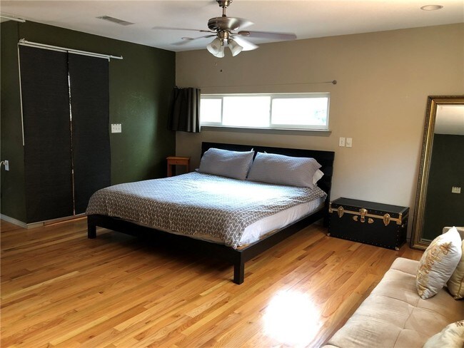 Foto del edificio - 2208 Riverview St