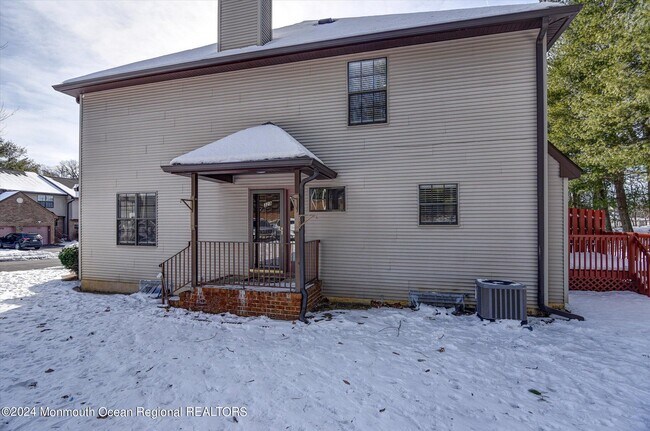 Foto del edificio - 328 Oak Knoll Dr