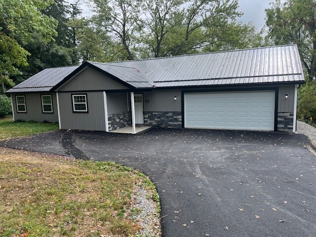 Foto principal - 408 Fairgreen Ave