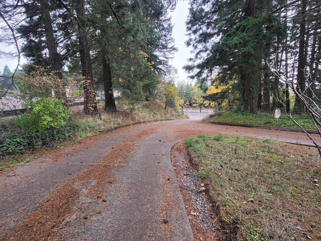 Building Photo - Classic Farmhouse on Murray w/Acreage, Mul...