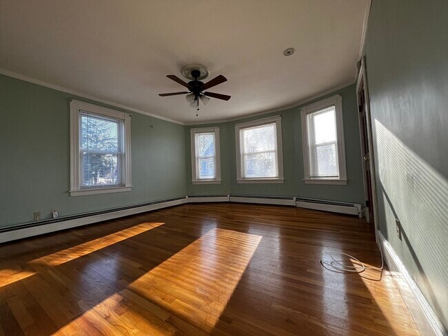 Building Photo - 263 Middlesex St