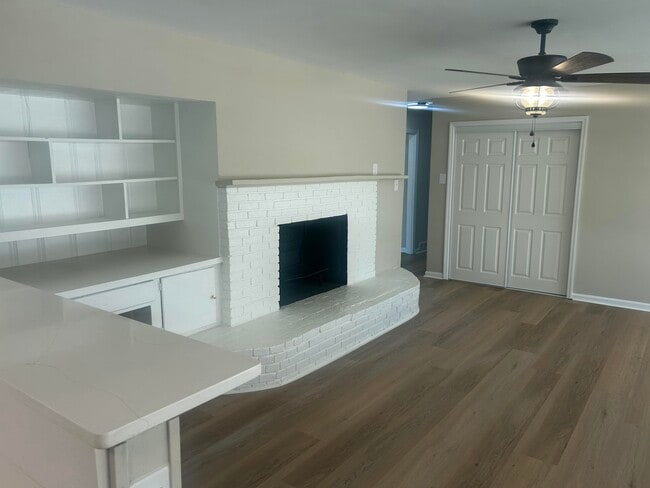 Building Photo - 104 Colby Hls Dr