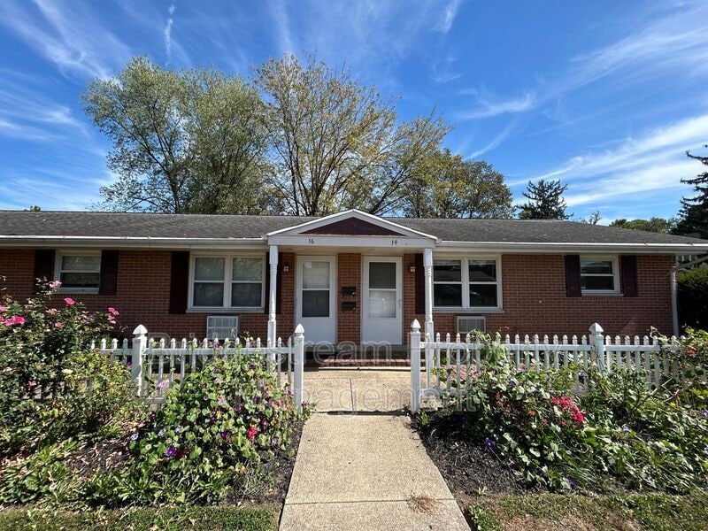 Foto principal - 14 Candlewood Ct