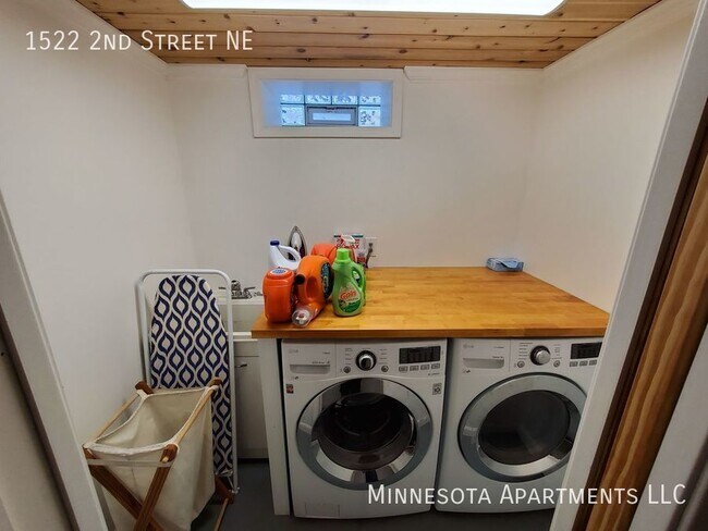 Building Photo - Beautiful and Spacious 3+Bed/3 Bath Home A...