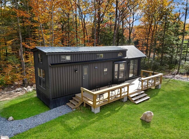 Foto del edificio - 156 Lower Pratt Pond Rd