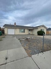 Building Photo - 914 Melrose Dr