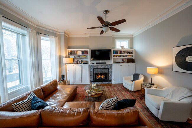 Photo - 2208 N Sedgwick St Apartment