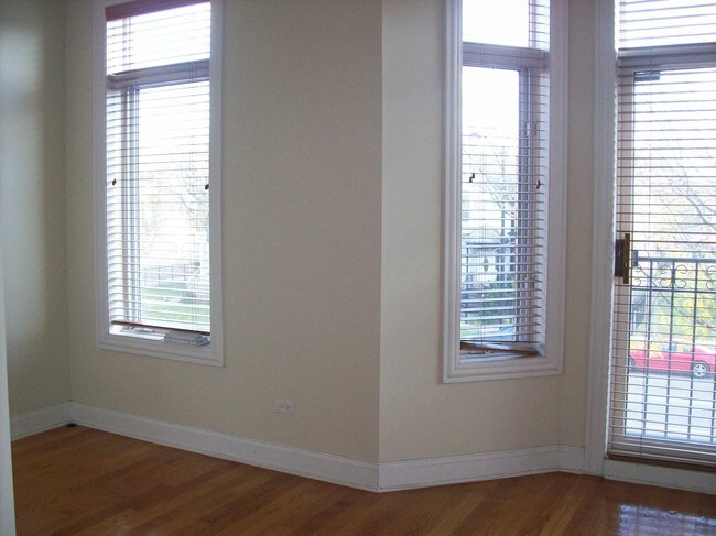 Foto del edificio - 4222 S Indiana Ave
