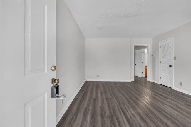 Building Photo - 1620 Baltimore Dr