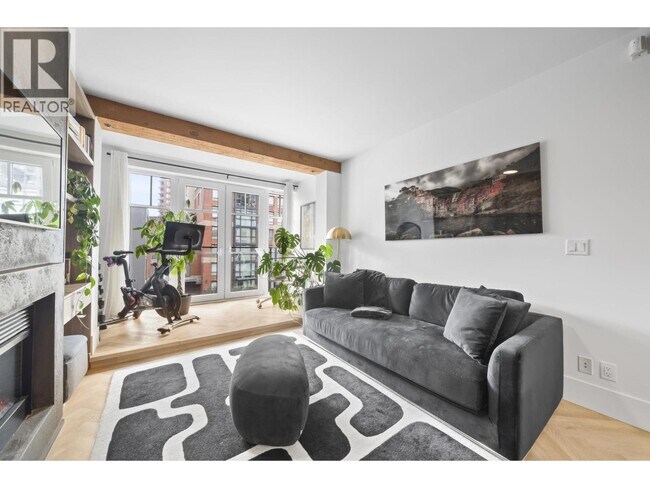 Building Photo - 1275 Hamilton St