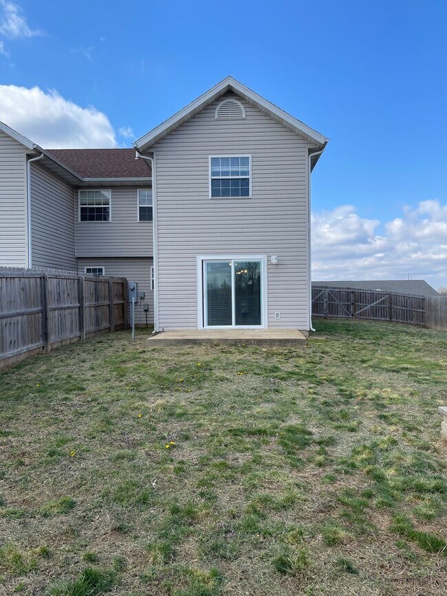 Foto del edificio - 16830 Huntington Ln